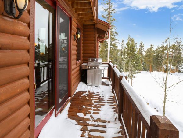 Four Bedroom Luxury Villa with Private Hot Tub