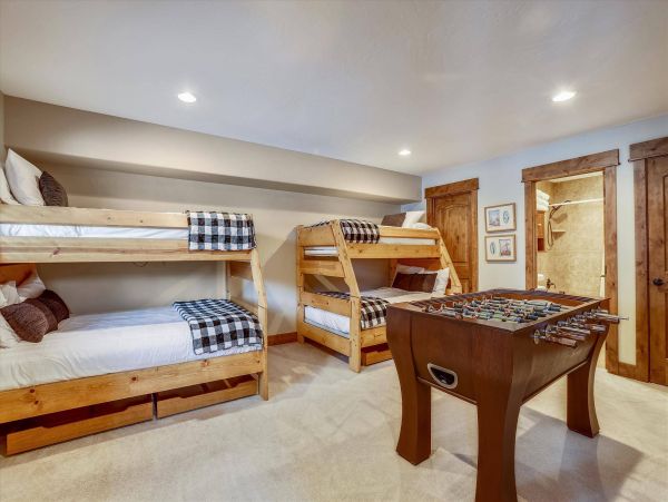 Four Bedroom Luxury Villa with Private Hot Tub
