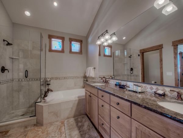 Four Bedroom Luxury Villa with Private Hot Tub