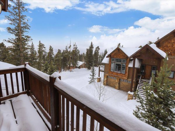 Four Bedroom Luxury Villa with Private Hot Tub