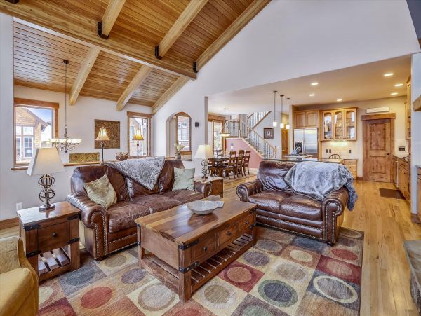 Four Bedroom Luxury Villa with Private Hot Tub