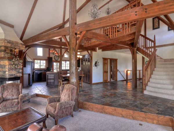 Luxurious 6 Bedroom Home in Big Bear Sleeps 16