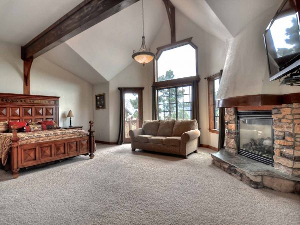 Luxurious 6 Bedroom Home in Big Bear Sleeps 16