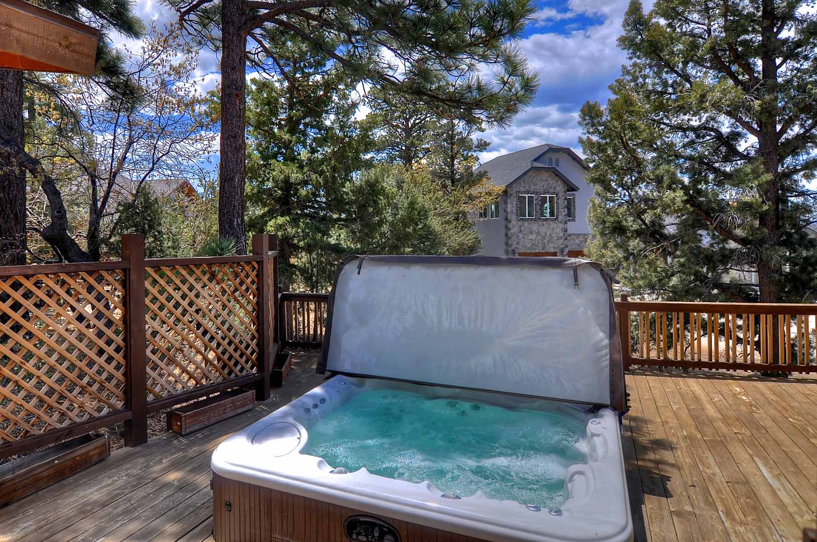 Luxurious 6 Bedroom Home in Big Bear Sleeps 16