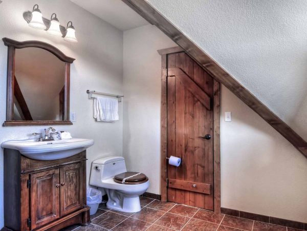 Luxurious 6 Bedroom Home in Big Bear Sleeps 16