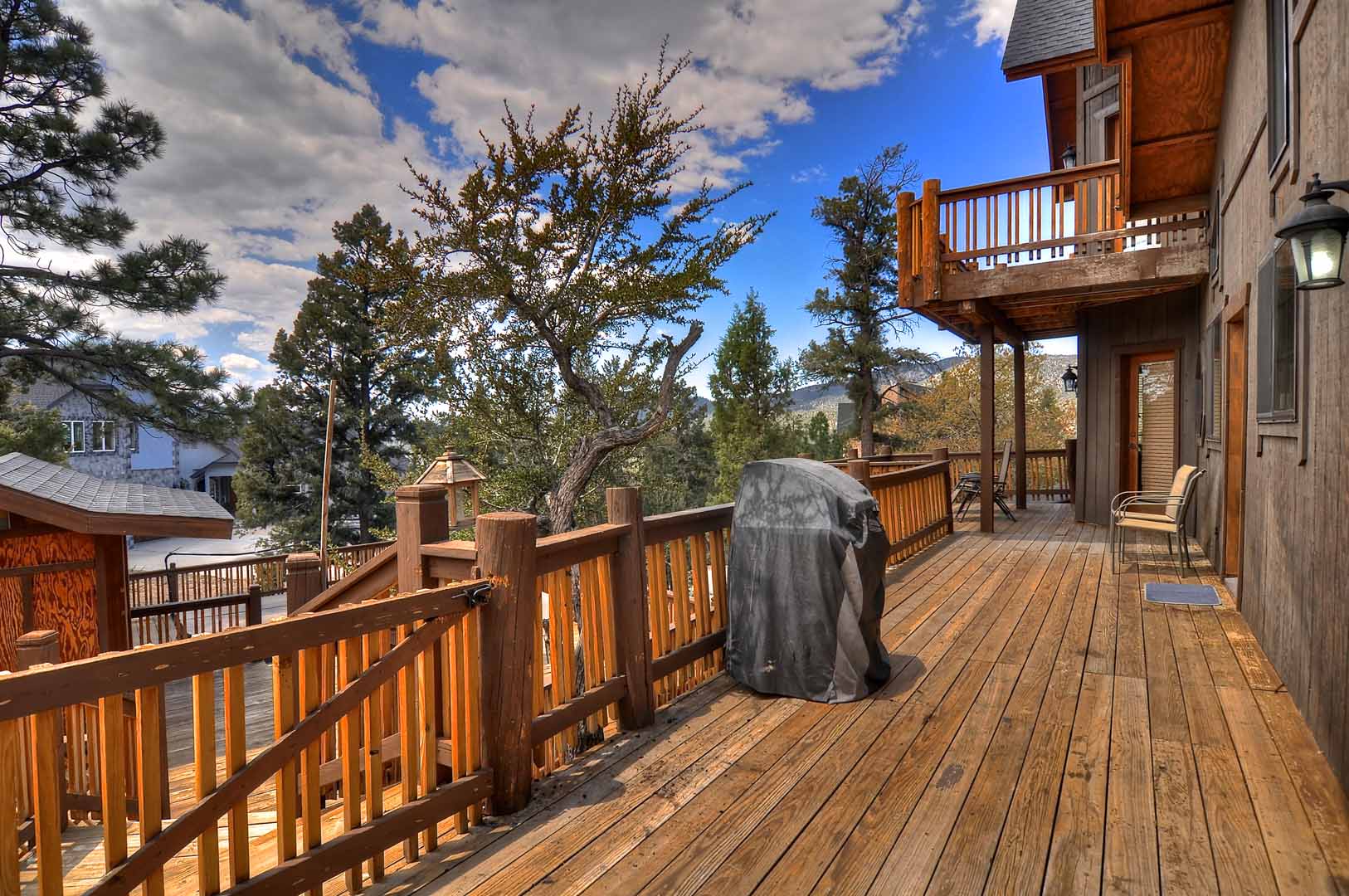 Luxurious 6 Bedroom Home in Big Bear Sleeps 16