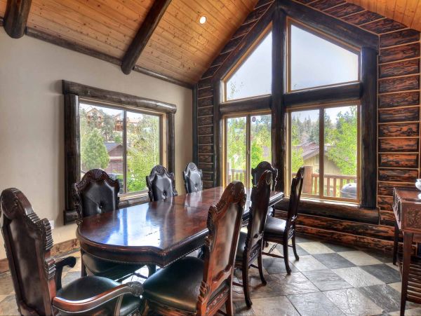 Big Bear Lake 8 Bedroom Home with Game & Movie Room