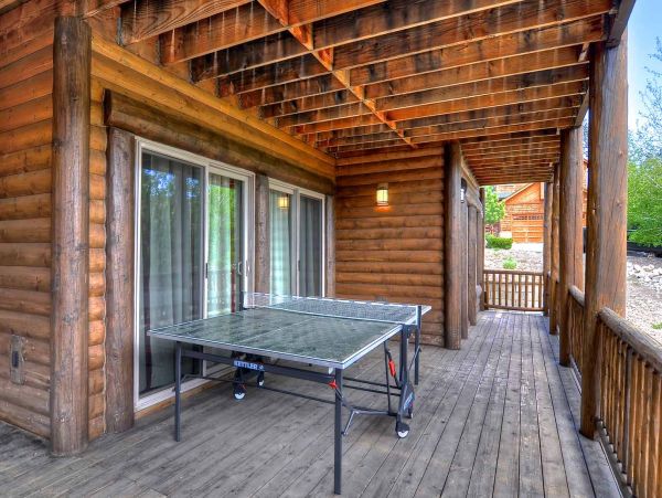 Big Bear Lake 8 Bedroom Home with Game & Movie Room