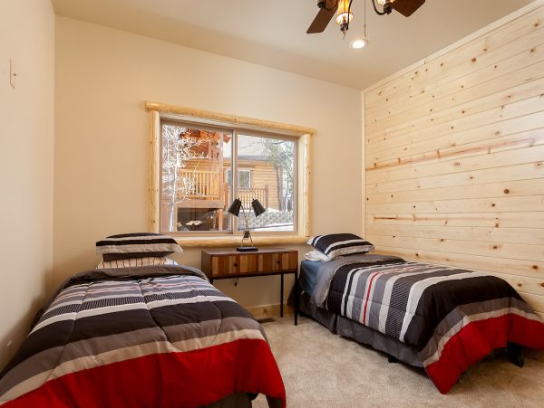 Big Bear Home 950773