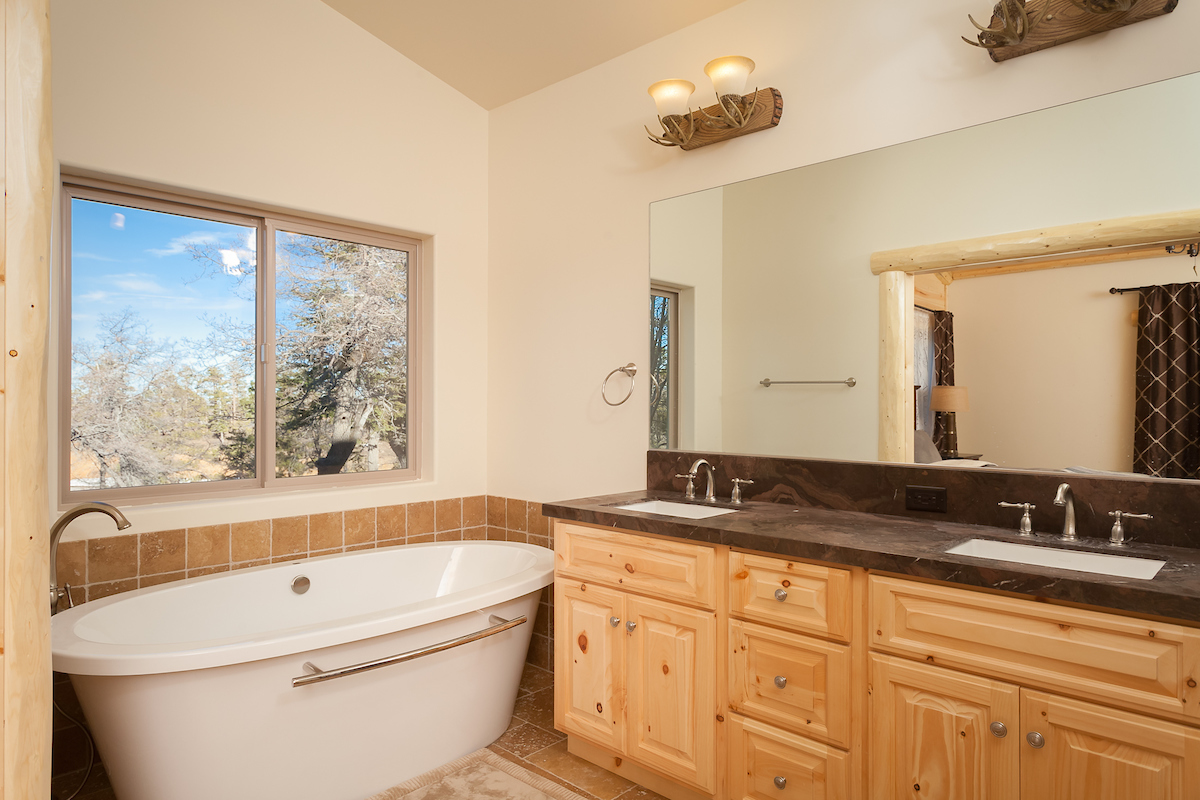 Big Bear Home 950773