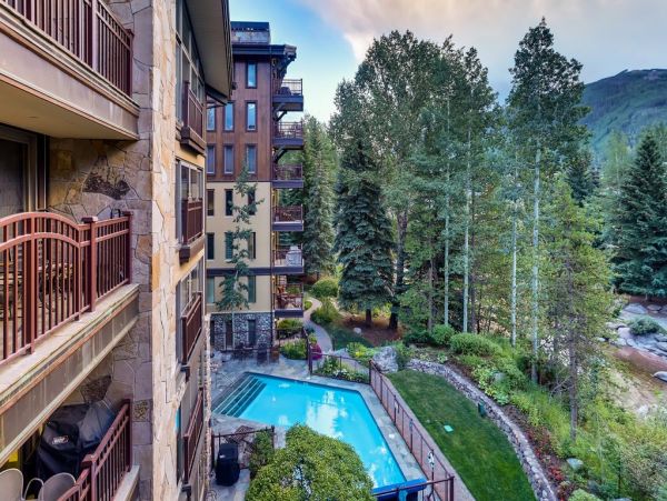 Great Vail Condo Mountain & Creek Views Shared Pool & Spa