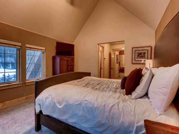 Seven Bedroom Luxury Vacation Lodge True Luxury