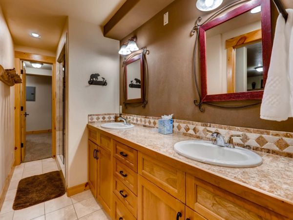 Seven Bedroom Luxury Vacation Lodge True Luxury