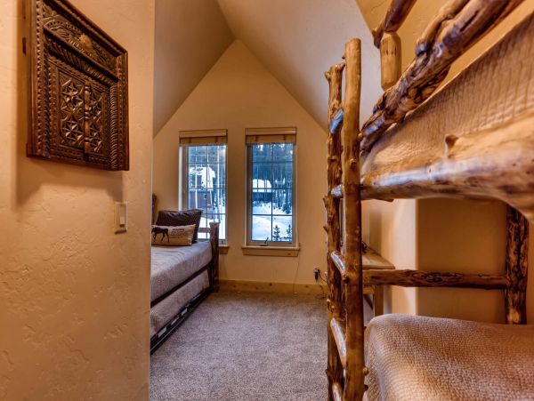Seven Bedroom Luxury Vacation Lodge True Luxury