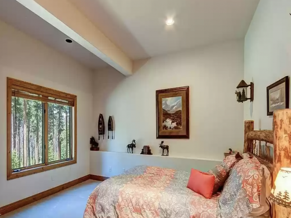 Stunning Ski in Ski Out Luxury Lodge