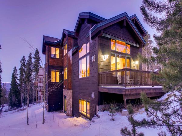 Stunning Ski in Ski Out Luxury Lodge