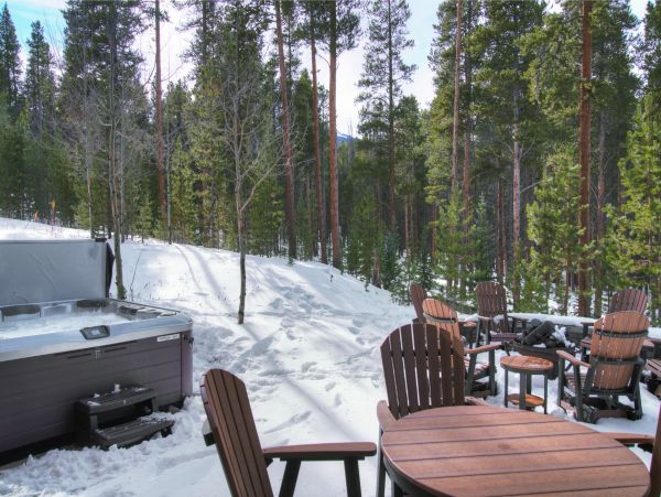 Stunning Ski in Ski Out Luxury Lodge