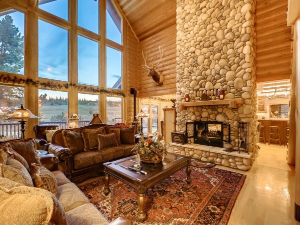 Breckenridge Charming Vacation Home Sleeps 18 Guests