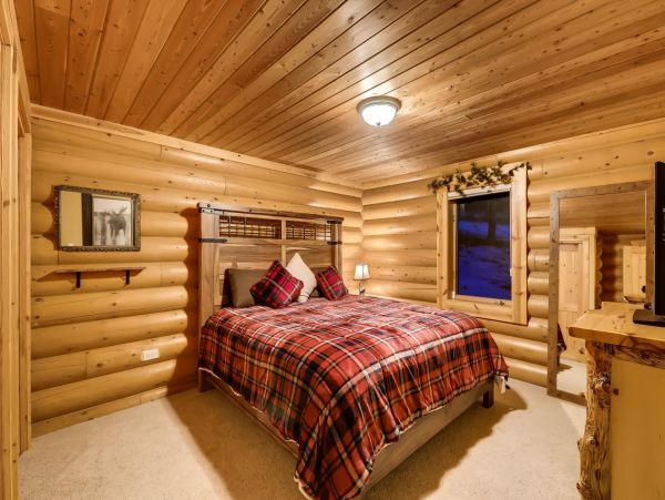 Breckenridge Charming Vacation Home Sleeps 18 Guests