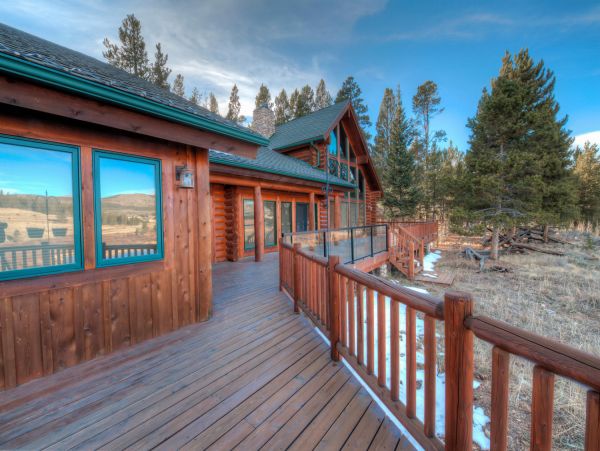 Breckenridge Charming Vacation Home Sleeps 18 Guests