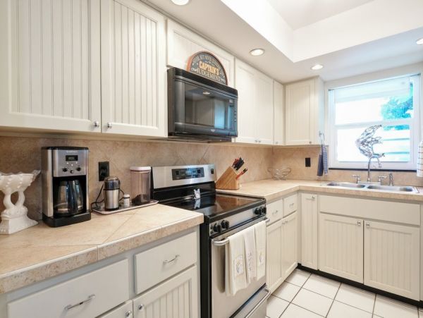 Two Bedroom Sarasota Vacation Home Sleeps 6 Guests
