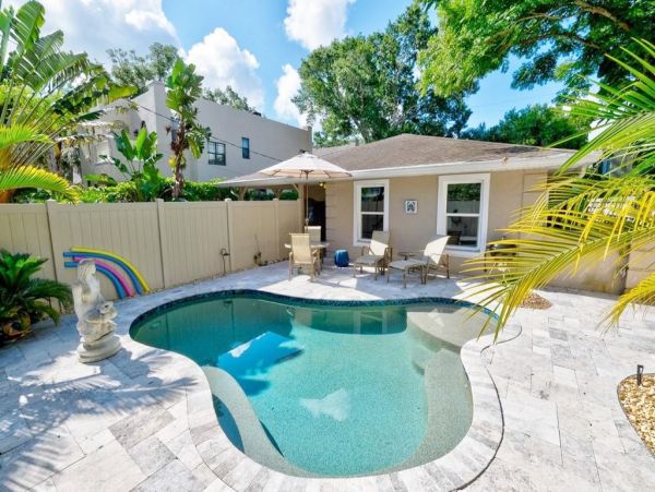 Two Bedroom Sarasota Vacation Home Sleeps 6 Guests