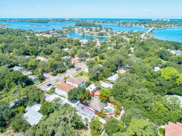 Two Bedroom Sarasota Vacation Home Sleeps 6 Guests