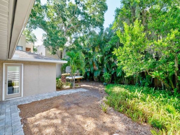 Two Bedroom Sarasota Vacation Home Sleeps 6 Guests