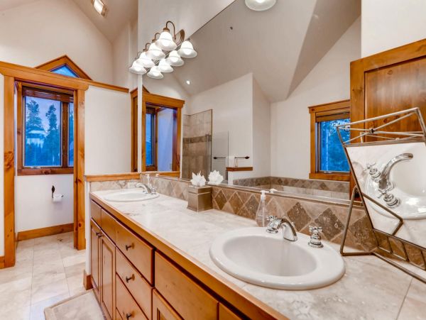 Breckenridge Home 950900