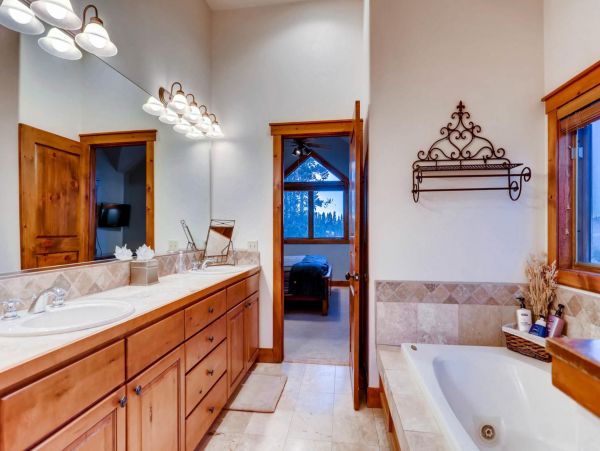 Breckenridge Home 950900