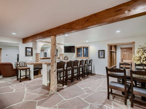 Beautiful 8 Bedroom Getaway in Breckenridge