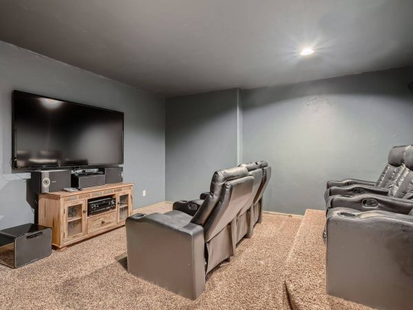 Beautiful 8 Bedroom Getaway in Breckenridge