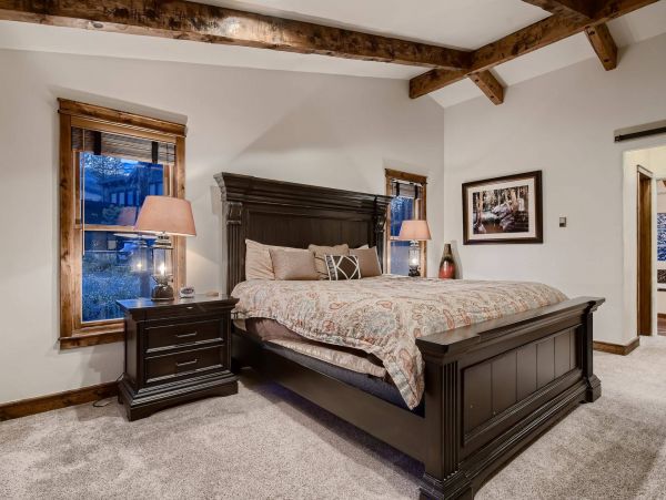 Beautiful 8 Bedroom Getaway in Breckenridge
