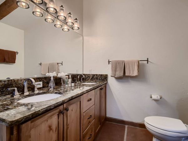 Beautiful 8 Bedroom Getaway in Breckenridge