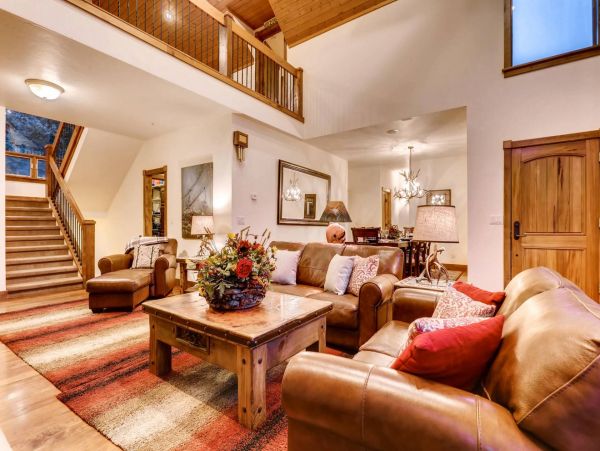 Breckenridge Luxury Vacation Getaway with 6 Bedrooms