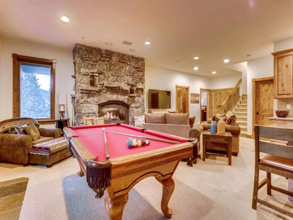 Breckenridge Luxury Vacation Getaway with 6 Bedrooms