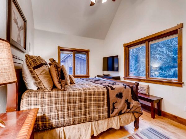 Breckenridge Luxury Vacation Getaway with 6 Bedrooms