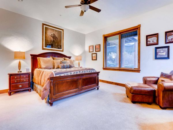 Breckenridge Luxury Vacation Getaway with 6 Bedrooms