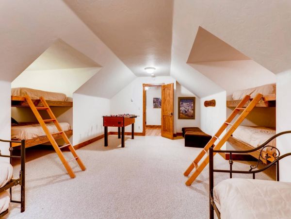 Breckenridge Luxury Vacation Getaway with 6 Bedrooms
