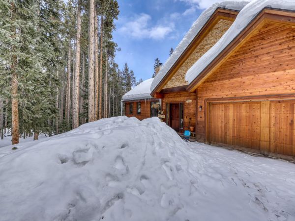 Breckenridge Four Bedroom Vacation Home with Private Hot Tub
