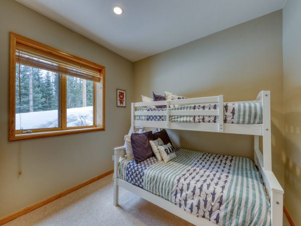 Breckenridge Four Bedroom Vacation Home with Private Hot Tub