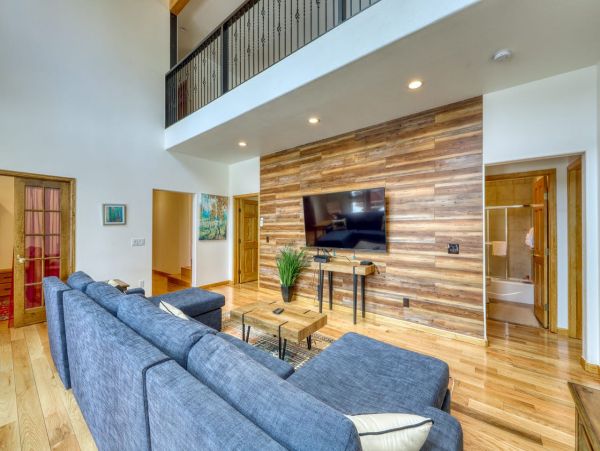 Breckenridge Four Bedroom Vacation Home with Private Hot Tub