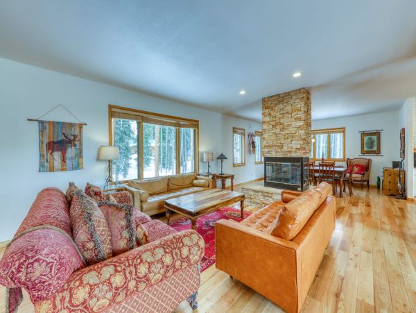 Breckenridge Four Bedroom Vacation Home with Private Hot Tub