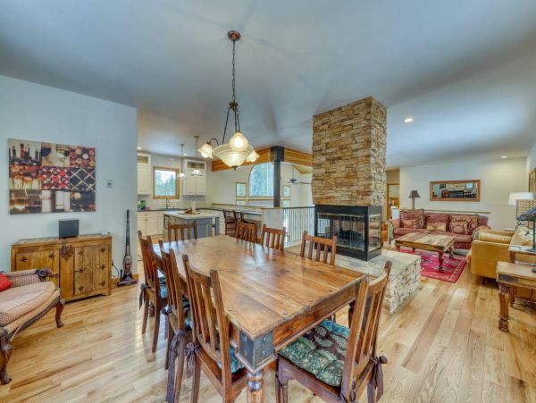 Breckenridge Four Bedroom Vacation Home with Private Hot Tub