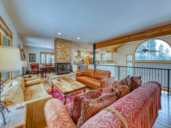 Breckenridge Four Bedroom Vacation Home with Private Hot Tub