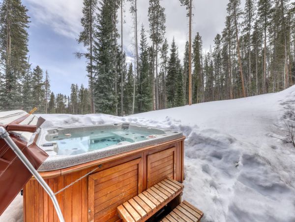 Breckenridge Four Bedroom Vacation Home with Private Hot Tub