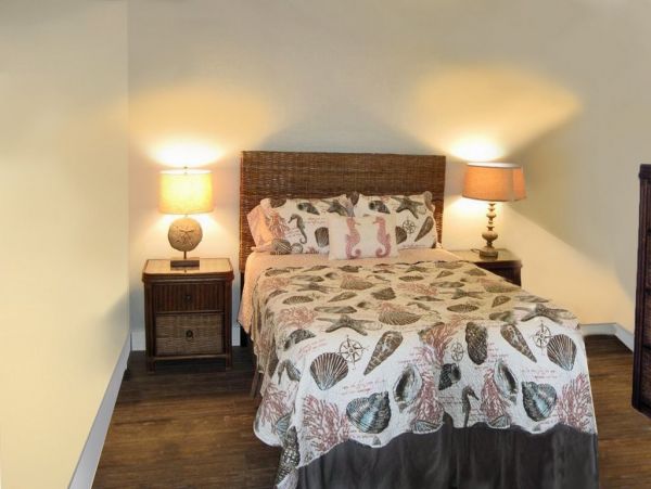 Three Bedroom Bradenton Vacation Cottage Sleeps 8 Guests