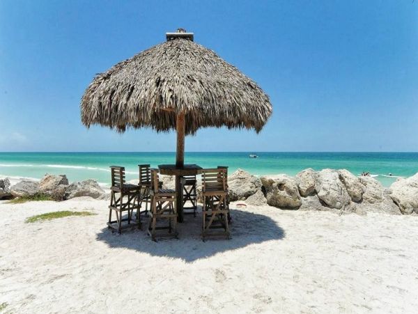 Three Bedroom Bradenton Vacation Cottage Sleeps 8 Guests