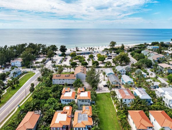 Holmes Beach Vacation Rental Anna Maria Island Luxury Home with Pool & Rooftop Deck