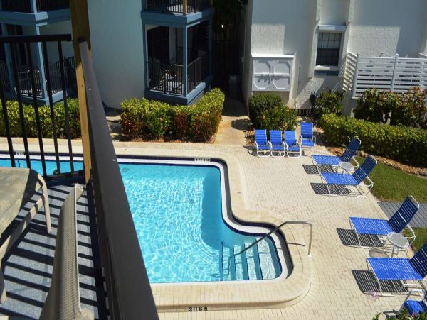 Beachfront Paradise on Anna Maria Island - Stunning Two-Bedroom Condo